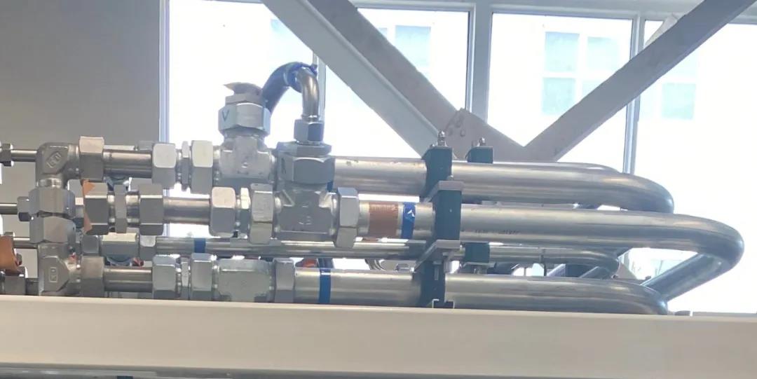 在派克眾多的明星產(chǎn)品中， 無論是論實(shí)力、拼資歷，還是比知名度，怎么都少不了EO卡套接頭！ 